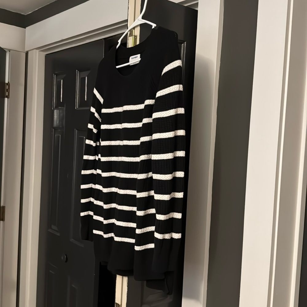 Old navy sweater